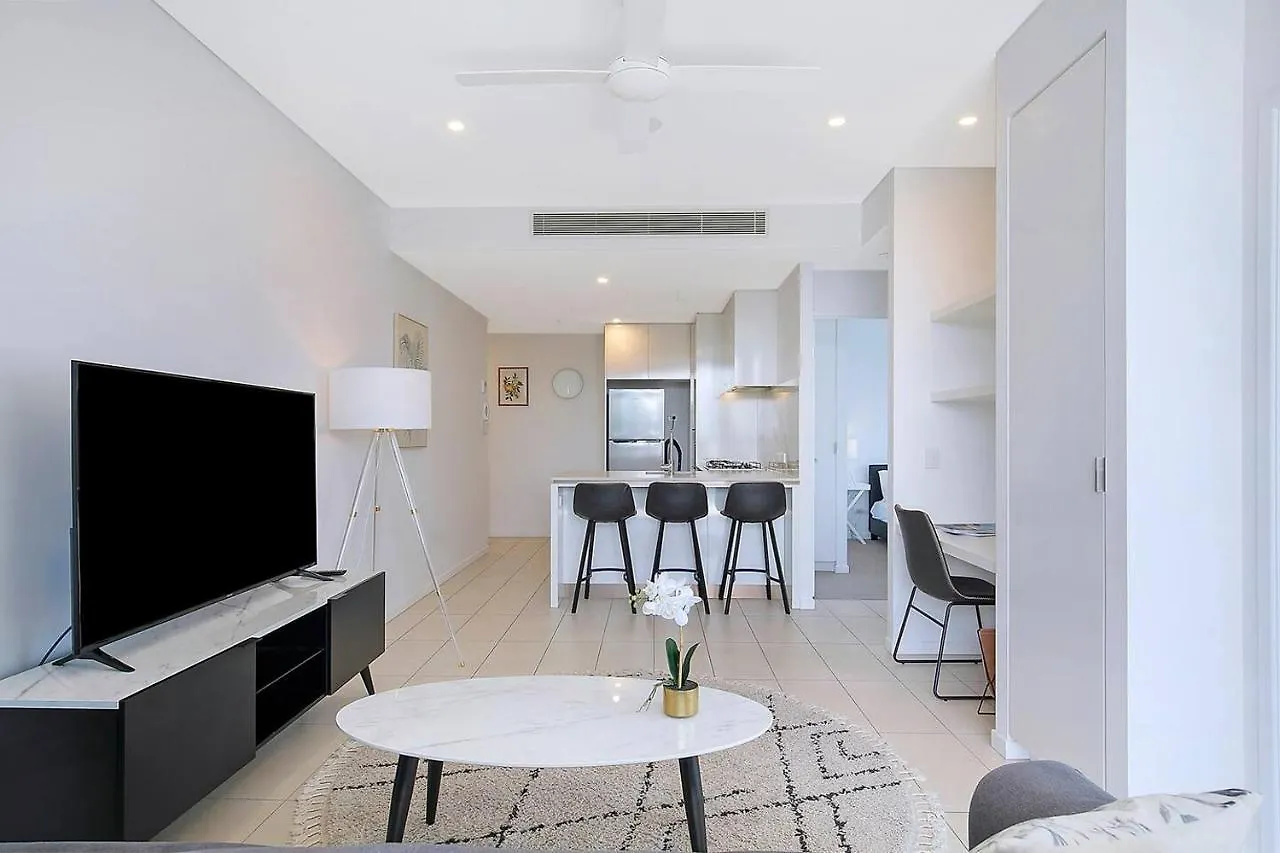 Apartment Soaring Skyline On Southside At Resort-Style Stay Brisbane Australia
